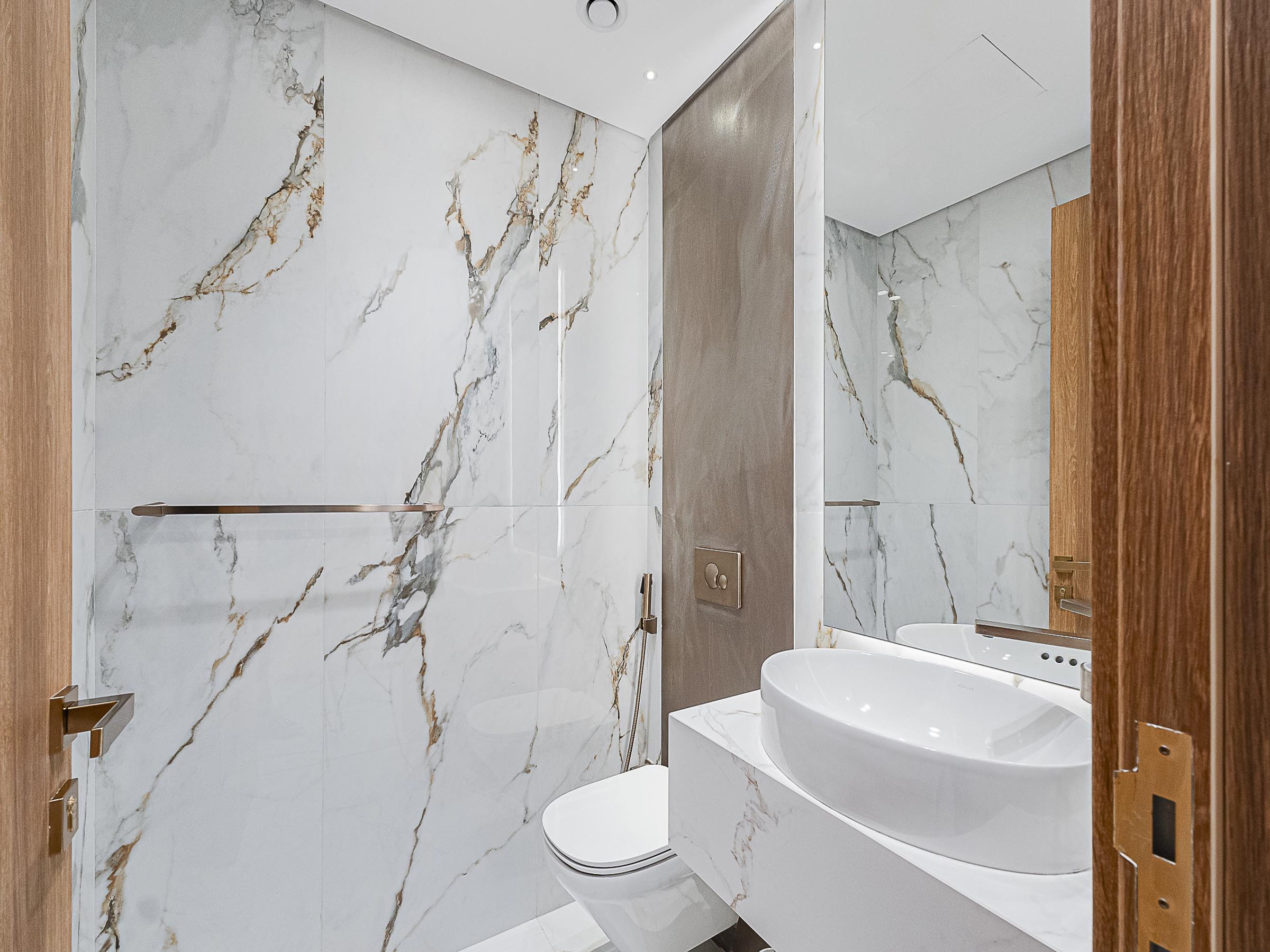 original_174722585420250514123054Gf6CVWGCvl